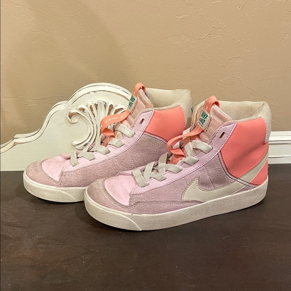 Nike girls Pink and purple Sneakers